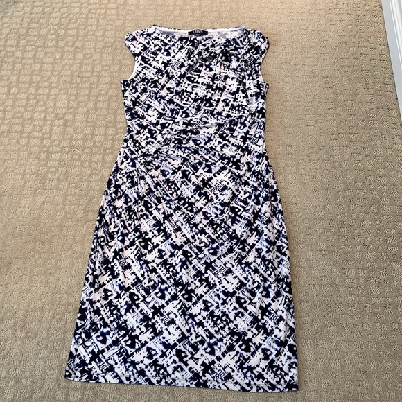 Chaps Navy blue &white print sleeveless dress w/ boat neckline& ruching - Picture 9 of 14